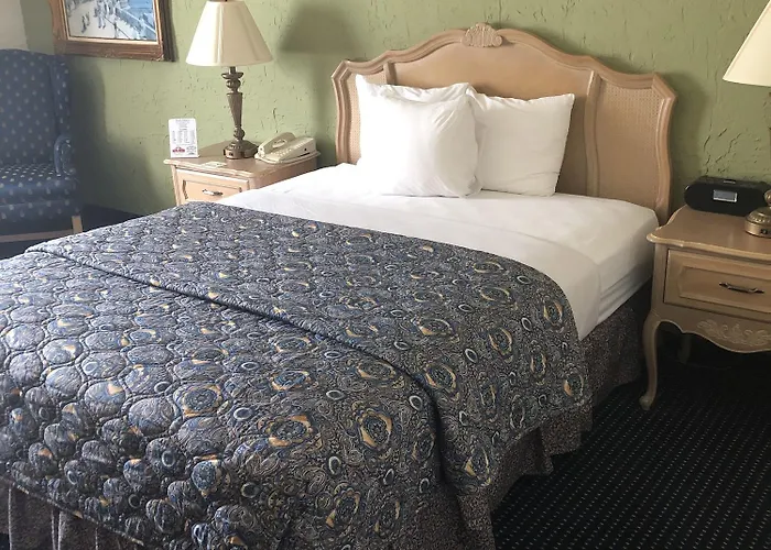 Chateau And Conference Center 3*