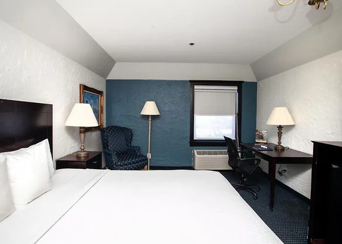 Chateau And Conference Center Hotel 3*