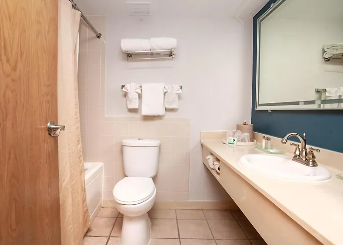 Hotel Chateau And Conference Center 3*